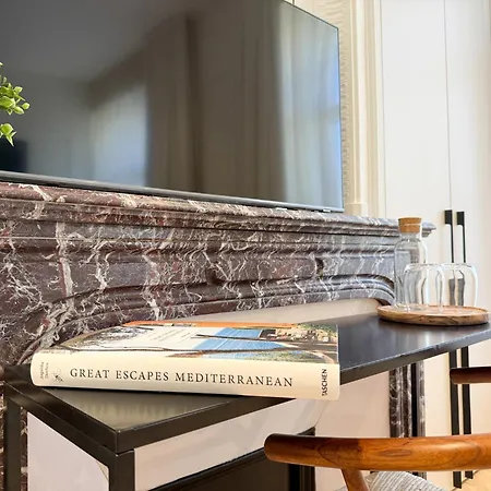Apartment Meynadier 12b *