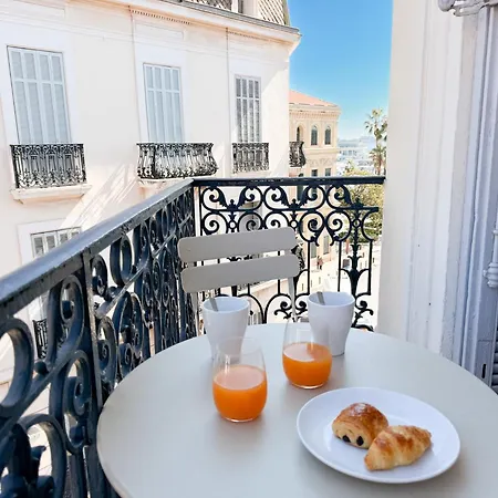 Apartment Meynadier 12b